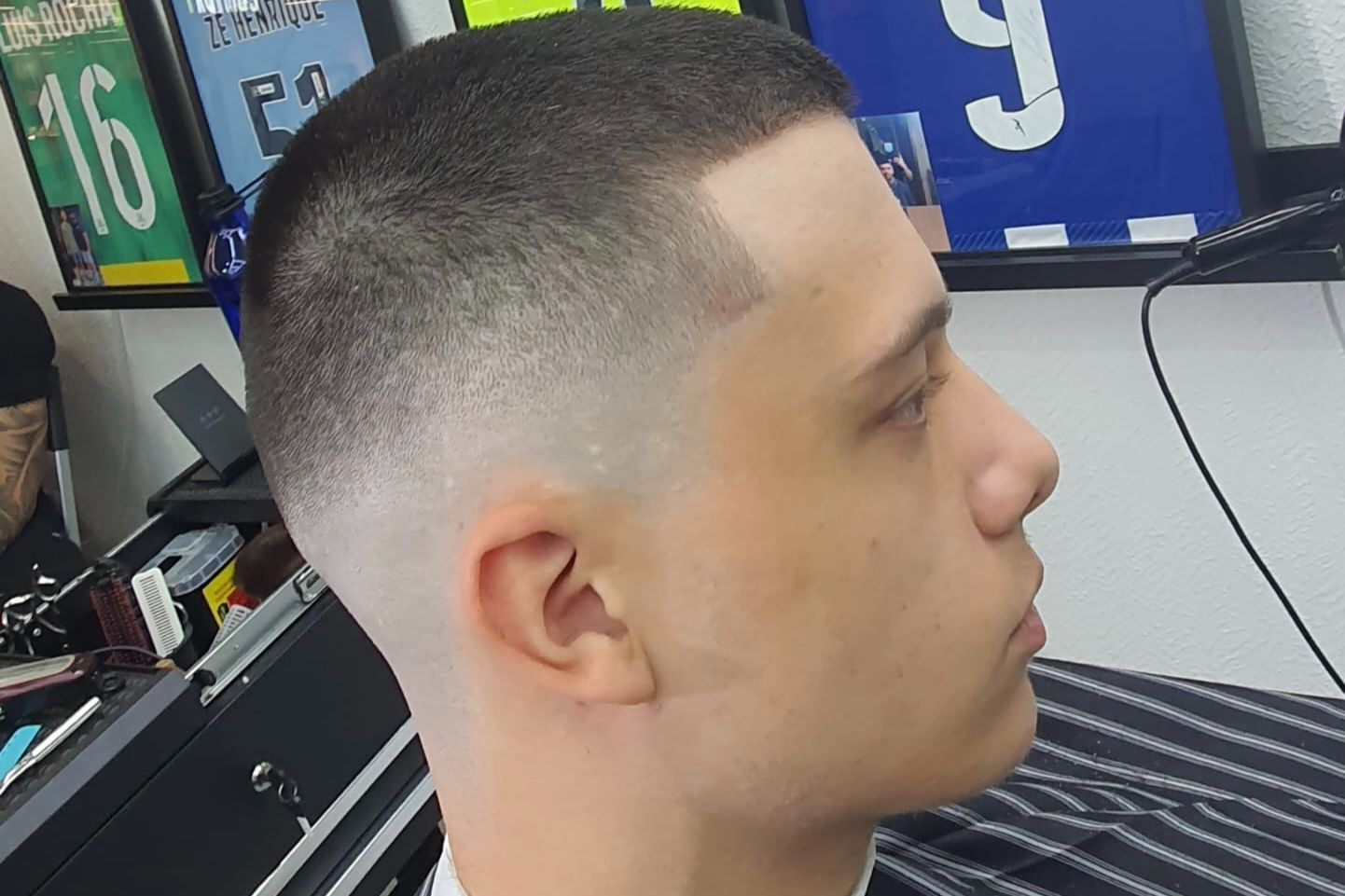 Corte masculino curto com degradê